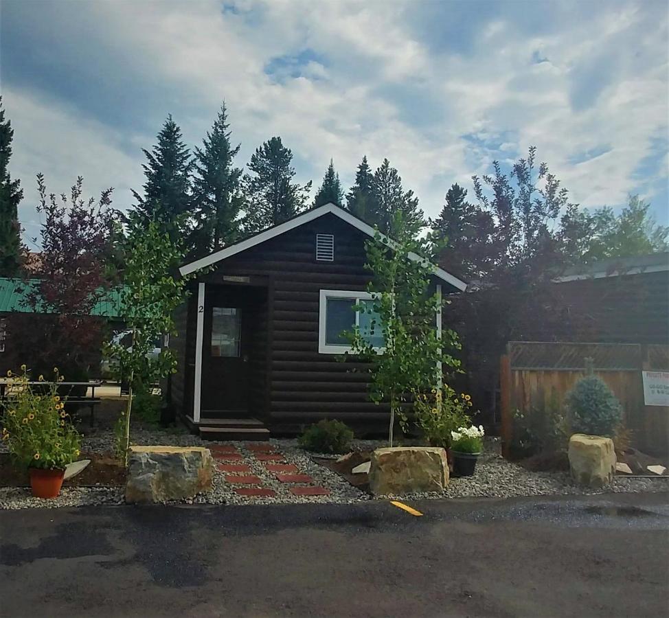 9 Bar W Cabins West Yellowstone Exterior photo